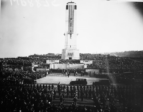 On Anzac Day 1932, the dedication of the National War Memorial and Carillon took place.