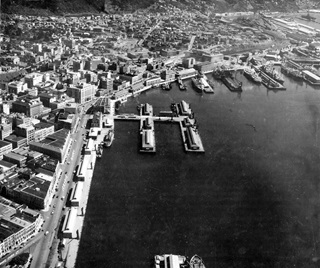 Jervois Quay from the sky circa 1947