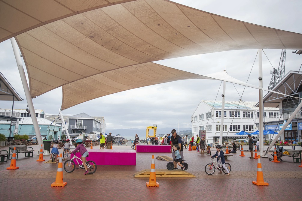 Queens Wharf sails kids on bikes