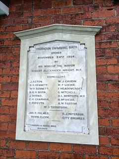 Plaque outside Thorndon Pool.