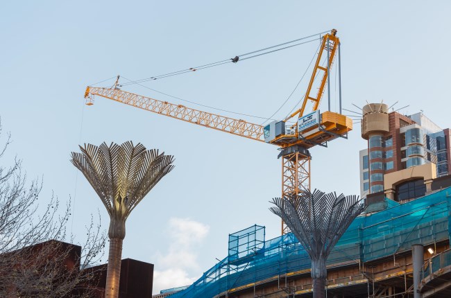 Victoria Street closing for crane removal at Te Matapihi