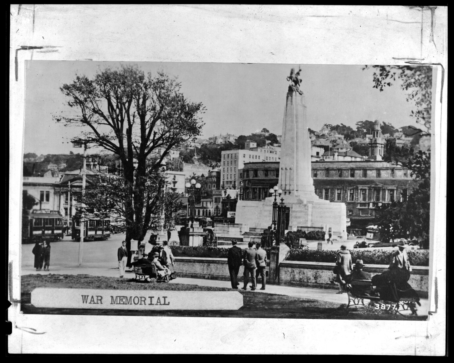 An archival photo of what Wellington city used to look like with the cenotaph on the right hand side.