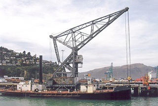 Hikitia floating crane.