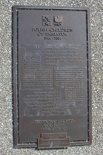 Plaque: Polish Children of Pahiatua, 1944−2004.