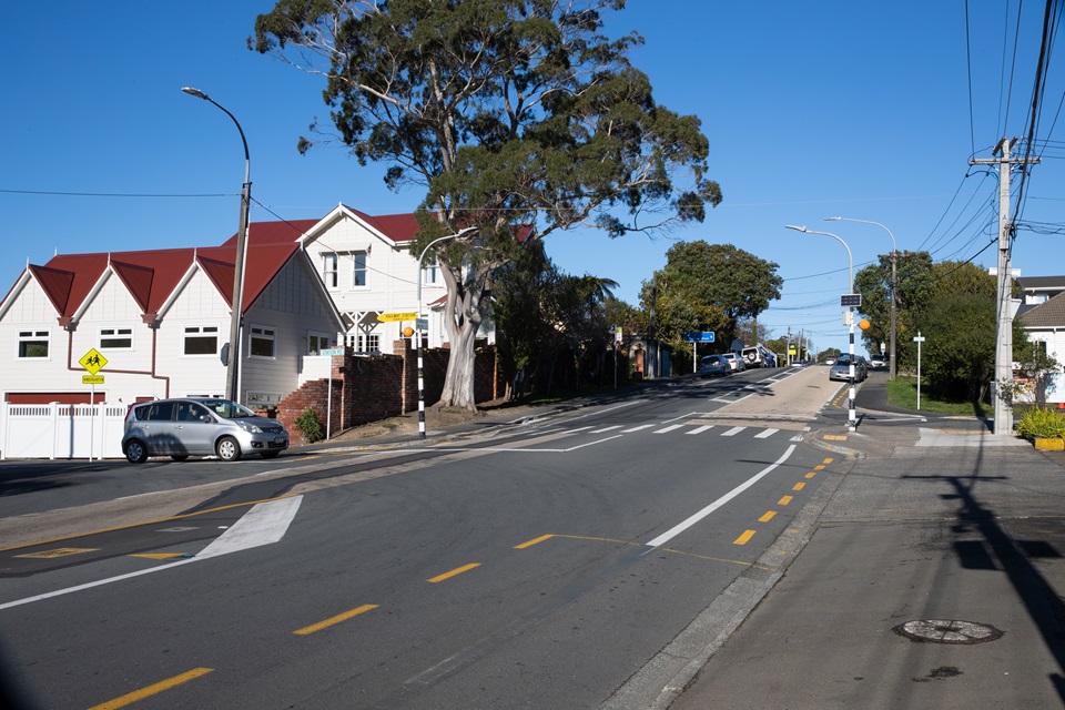 Boxhill intersection is a t-junction with a pedestrian crossing.