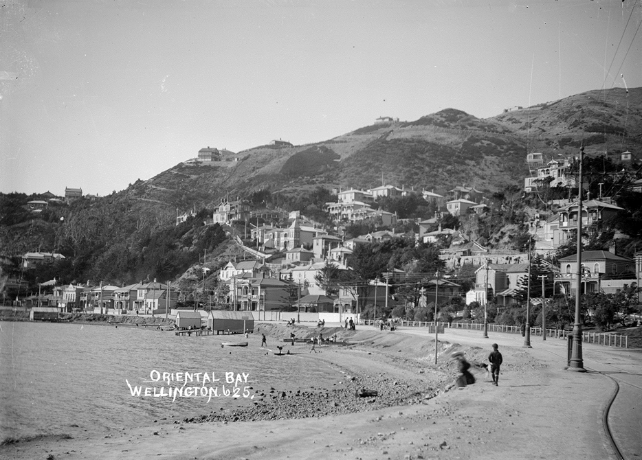A black and white photo looking south along oriental bay 1906.