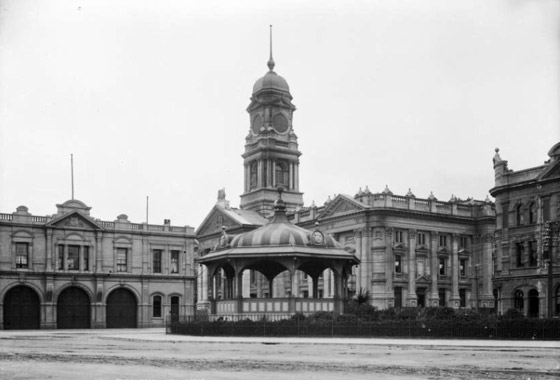 Former fire station and band rotunda in front of Wellington Town Hall in 1904.