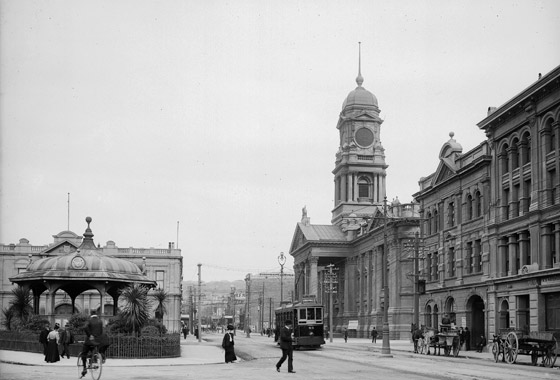 Street scene showing the rotunda opposite Wellington Town Hall.