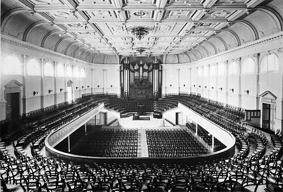 Interior of Wellington Town Hall in 1906.