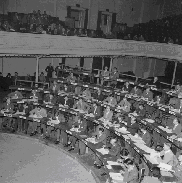 Wool sales at the Town Hall in 1957.