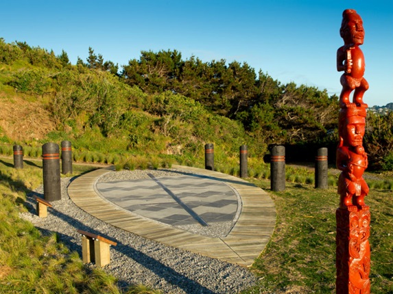 A Māori pouwhenua (carved pillar) at Oruaiti Reserve, Wellington.