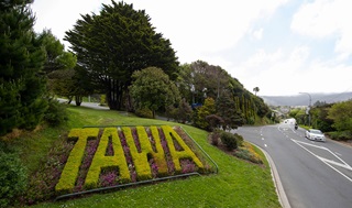 Photo of the floral entrance welcome to the suburb of Tawa.