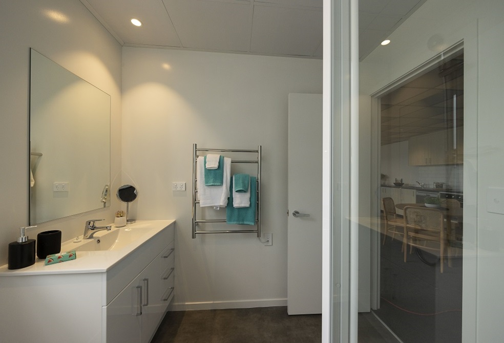 Te Kainga Te Pu 2 bedroom flat bathroom area.