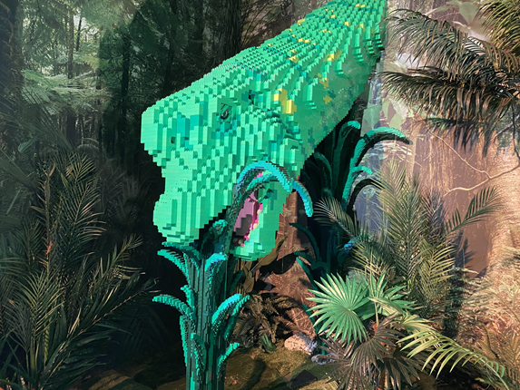 Brachiosaurus made out of lego.