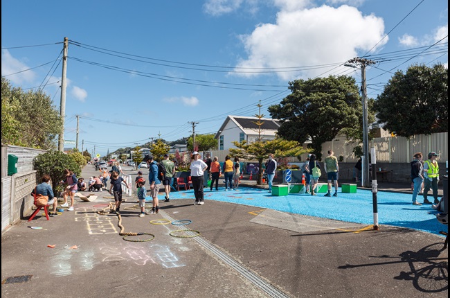 Lyall Bay street trial aims to make getting to school safer 
