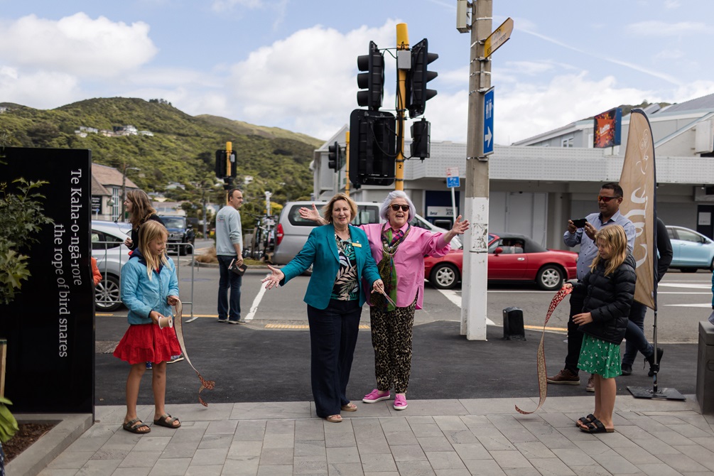 Councillor Diane Calvert and former member of the Resident Association, Lesleigh Salinger, cutting the ribbon at the Karori Town Centre upgrade celebration.
