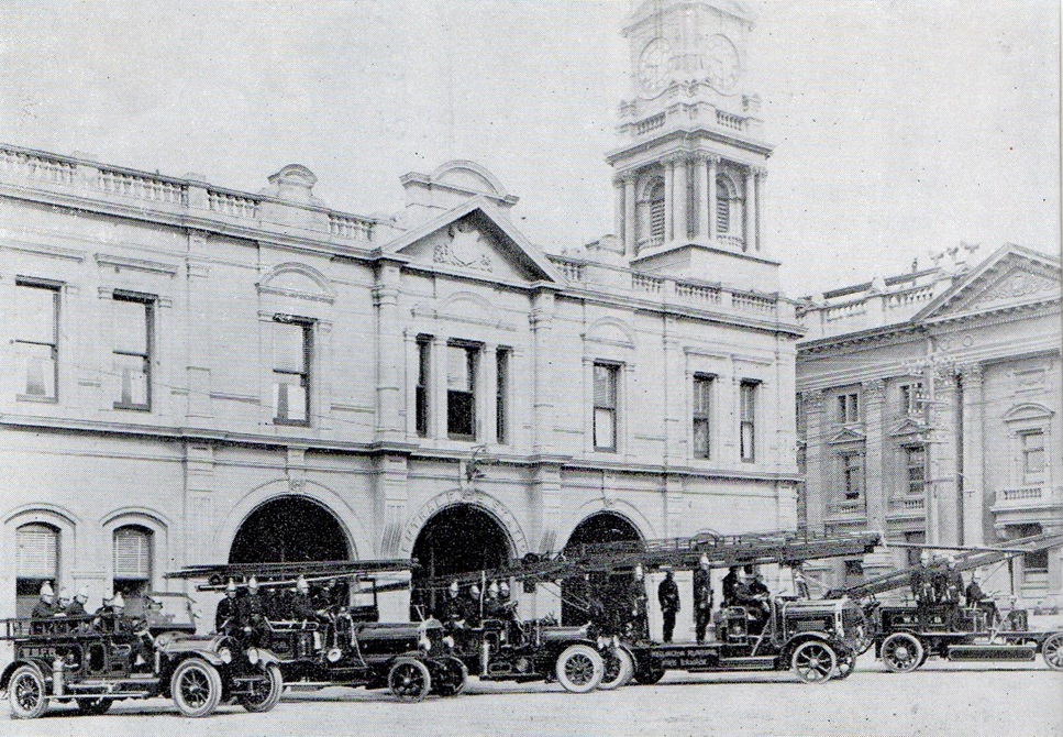 The old fire station opposite the Town Hall in 1924.
